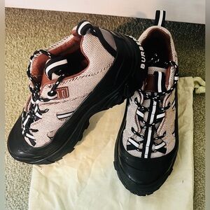 Men’s Burberry sneakers- beige and black